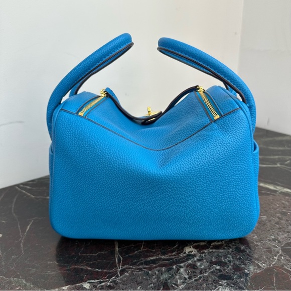 Fashion Leather Pillow bag Crossbody Bag Gold hardware - Picture 6 of 14